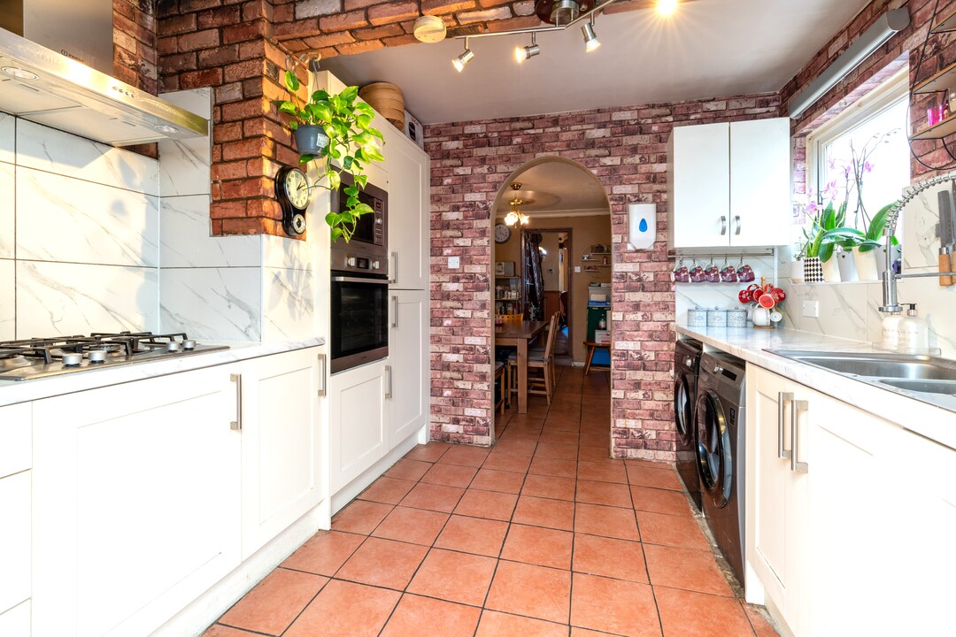 3 bed terraced house for sale in Chestnut Avenue South, Walthamstow  - Property Image 7