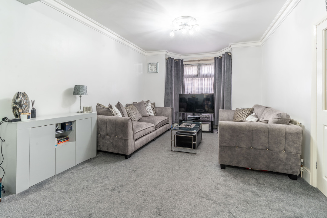 3 bed terraced house for sale in Theobald Road, Walthamstow  - Property Image 2