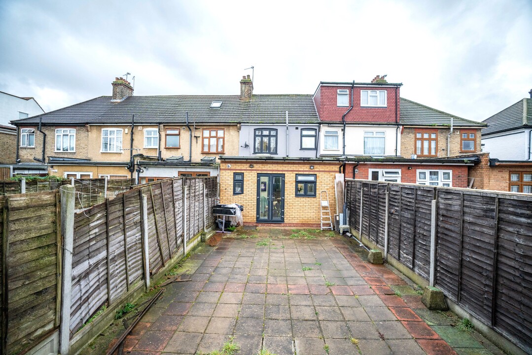 3 bed terraced house for sale in Theobald Road, Walthamstow  - Property Image 17