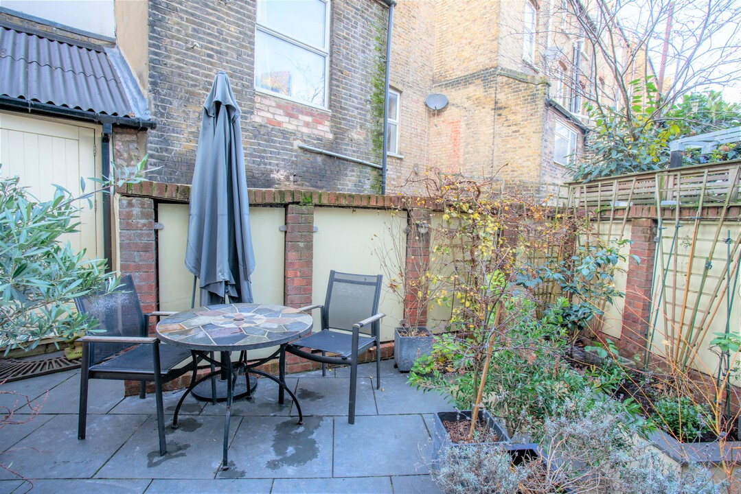 4 bed terraced house for sale in Cricketfield Road, Hackney  - Property Image 31