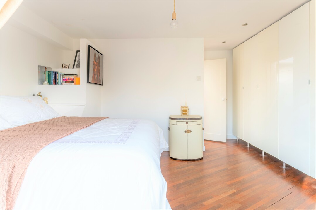 4 bed terraced house for sale in Cricketfield Road, Hackney  - Property Image 21