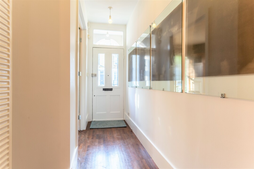4 bed terraced house for sale in Cricketfield Road, Hackney  - Property Image 6