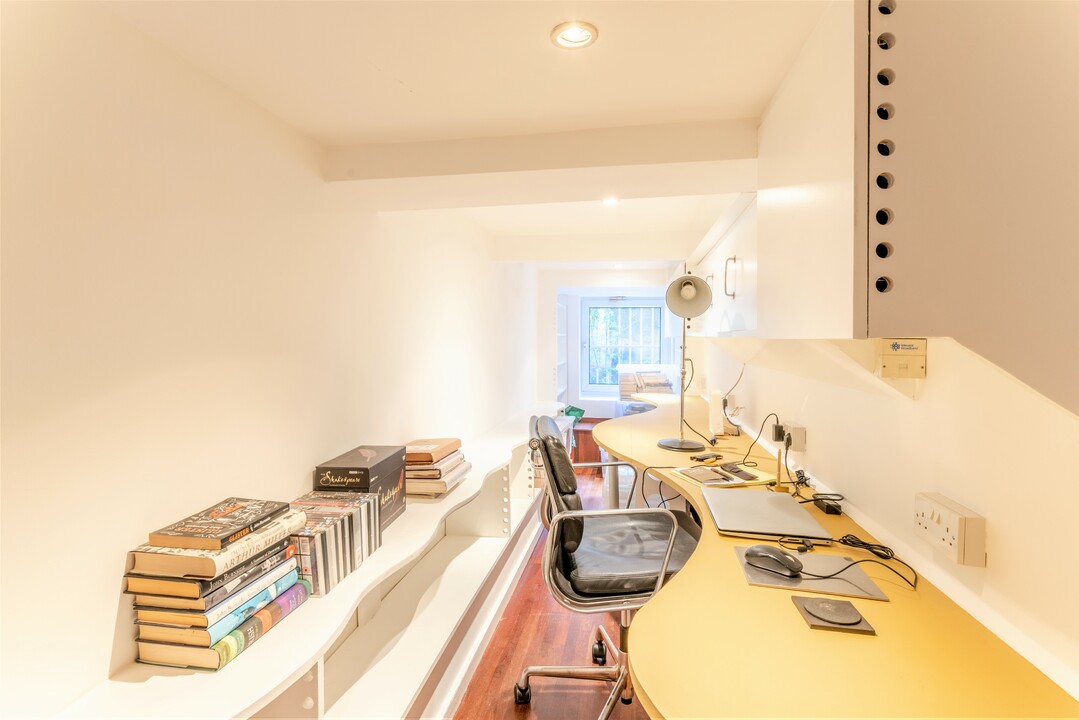 4 bed terraced house for sale in Cricketfield Road, Hackney  - Property Image 11
