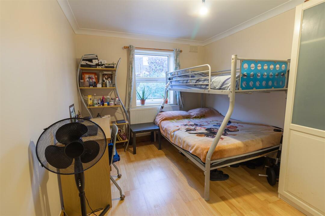 4 bed terraced house for sale in Clifden Road, Hackney  - Property Image 7