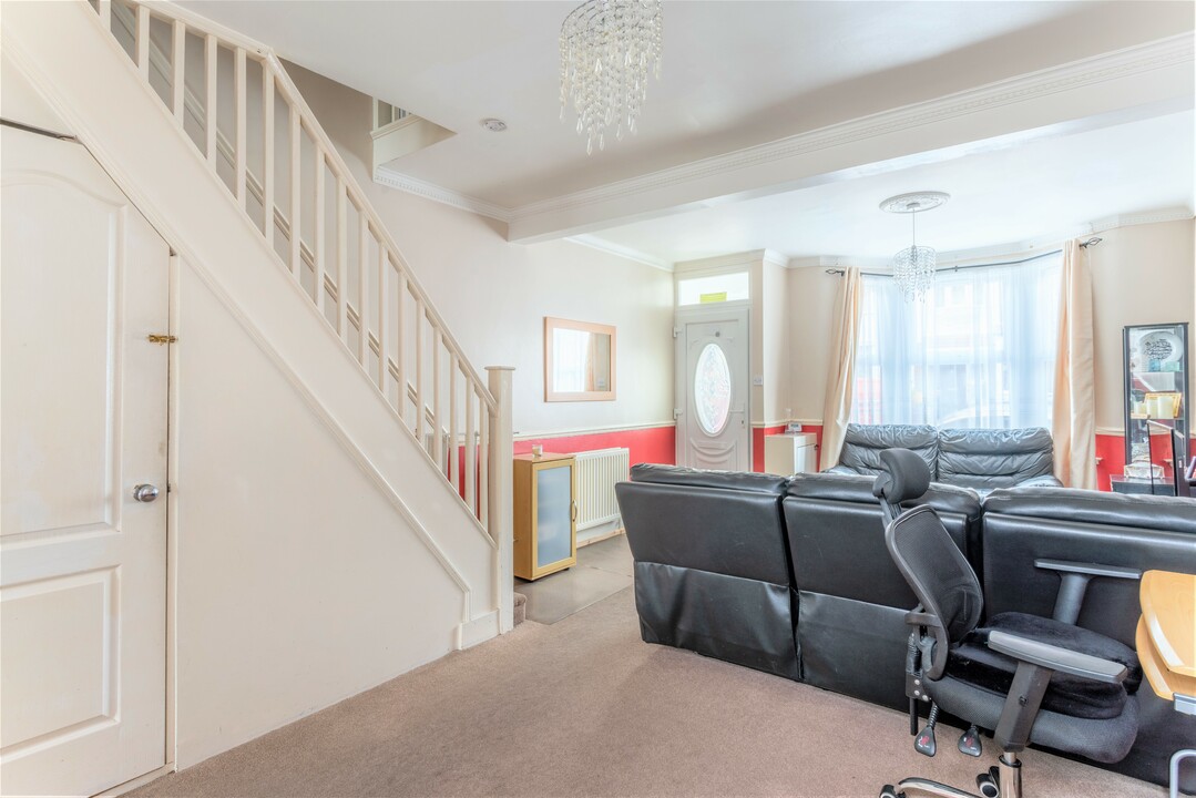 3 bed end of terrace house for sale in Coopers Lane, Leyton  - Property Image 4