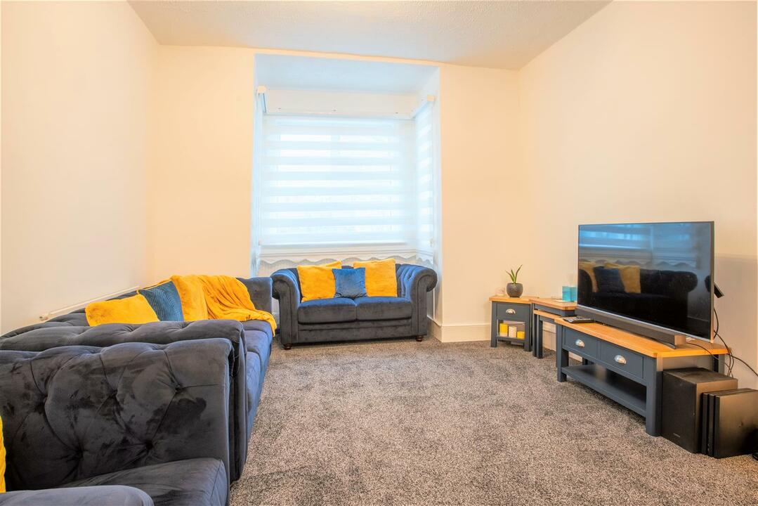 3 bed terraced house for sale in Clifden Road, Hackney  - Property Image 2
