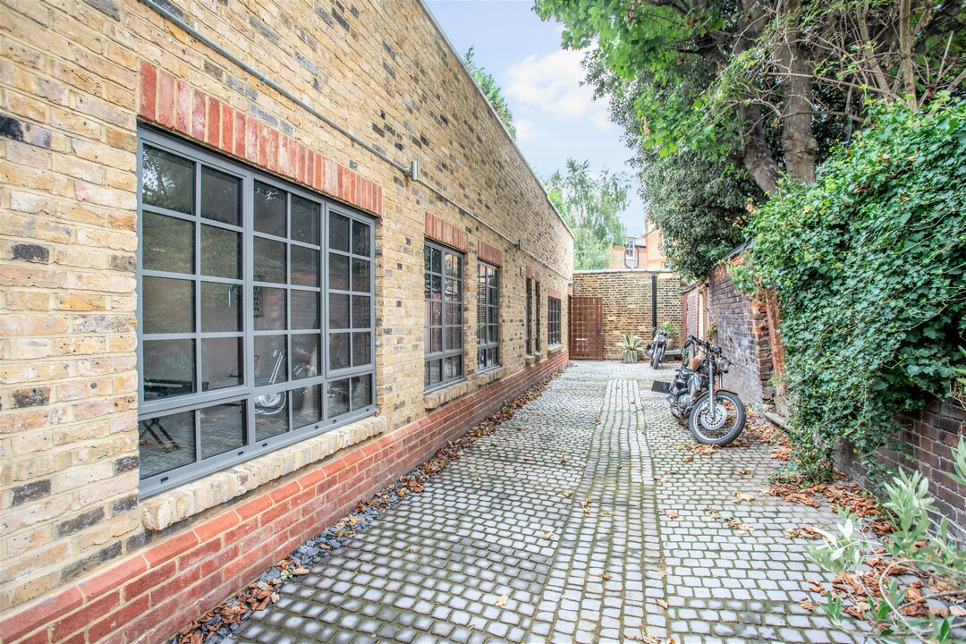 3 bed mews house for sale in Ronin Mews, Hackney - Property Image 1