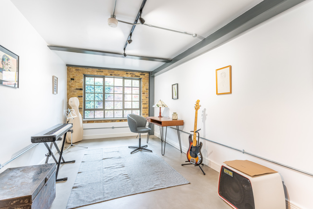 3 bed mews house for sale in Ronin Mews, Hackney  - Property Image 26
