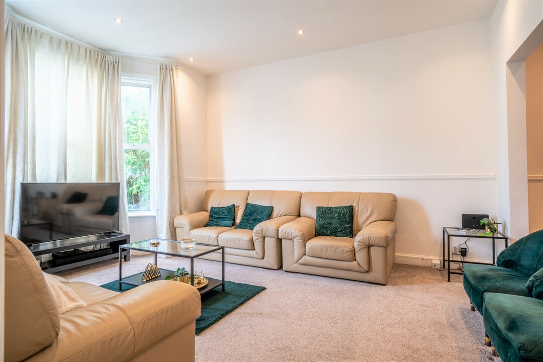 4 bed terraced house for sale in Lonsdale Road, Wanstead  - Property Image 3