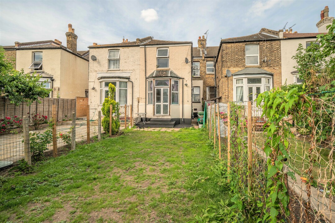 4 bed terraced house for sale in Lonsdale Road, Wanstead  - Property Image 23