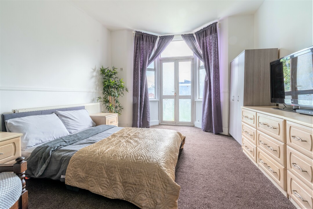 4 bed terraced house for sale in Lonsdale Road, Wanstead  - Property Image 9