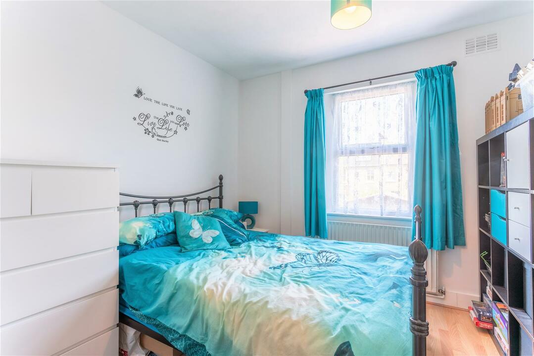 3 bed terraced house for sale in Chingford Road, Walthamstow  - Property Image 5