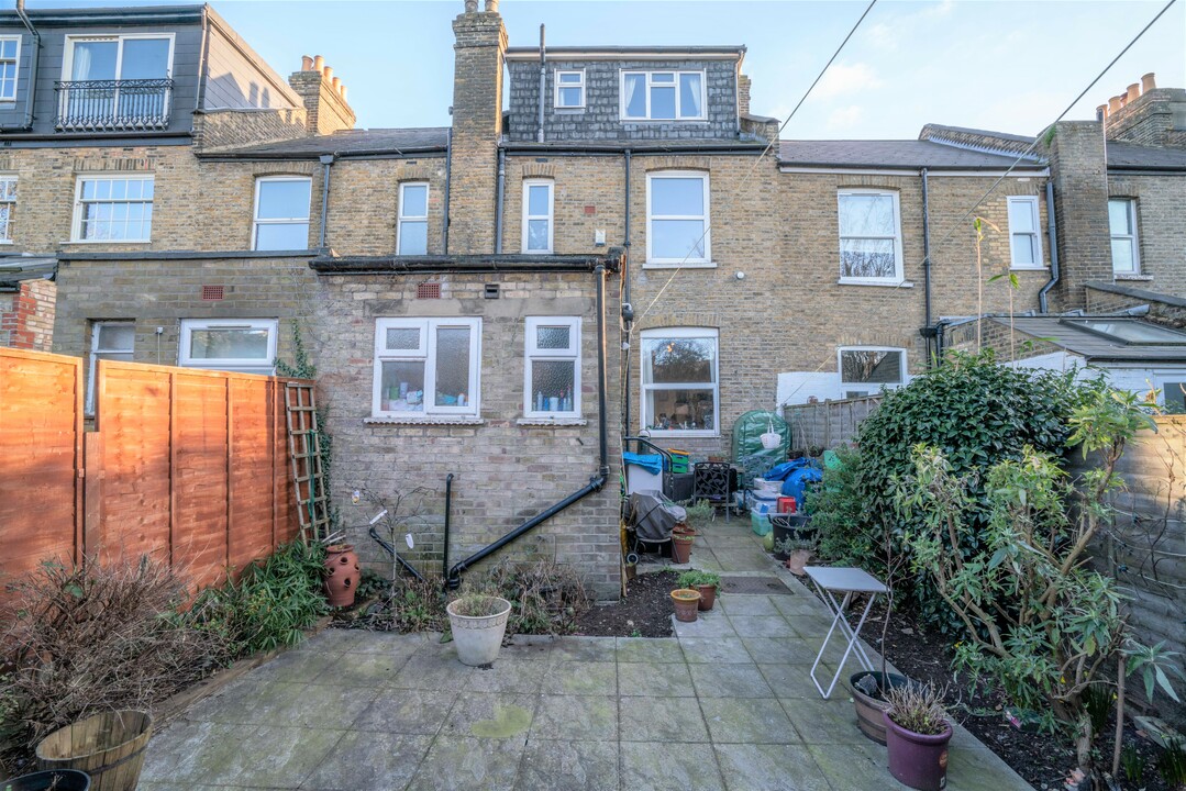 4 bed terraced house for sale in Cleveland Park Crescent, Walthamstow  - Property Image 14