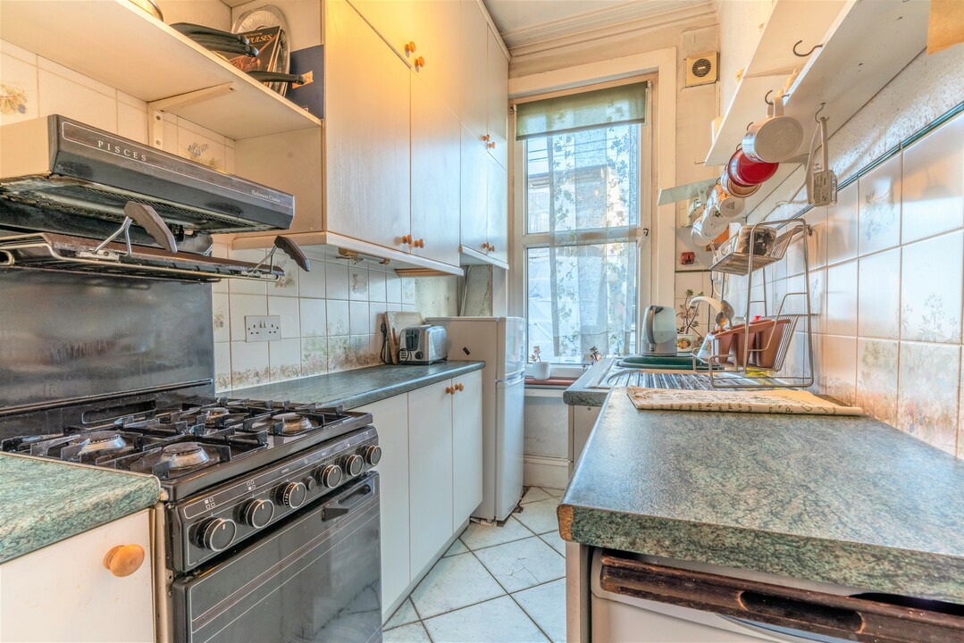 4 bed terraced house for sale in Cleveland Park Crescent, Walthamstow  - Property Image 12