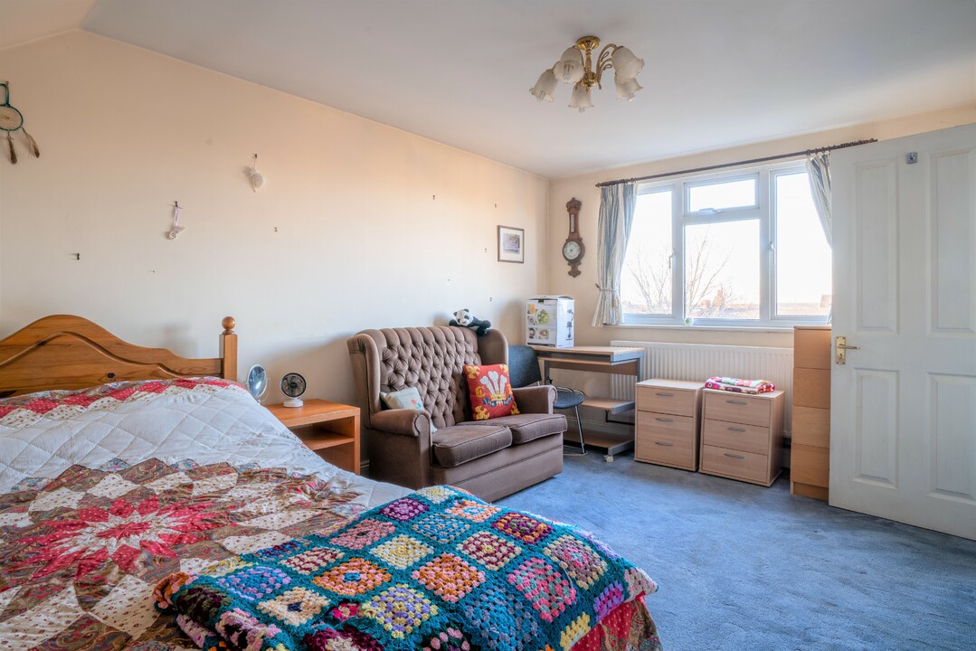 4 bed terraced house for sale in Cleveland Park Crescent, Walthamstow  - Property Image 11