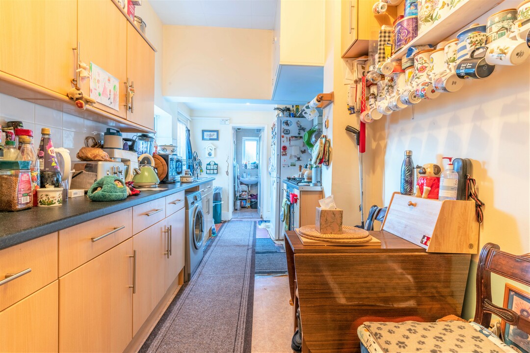 4 bed terraced house for sale in Cleveland Park Crescent, Walthamstow  - Property Image 6