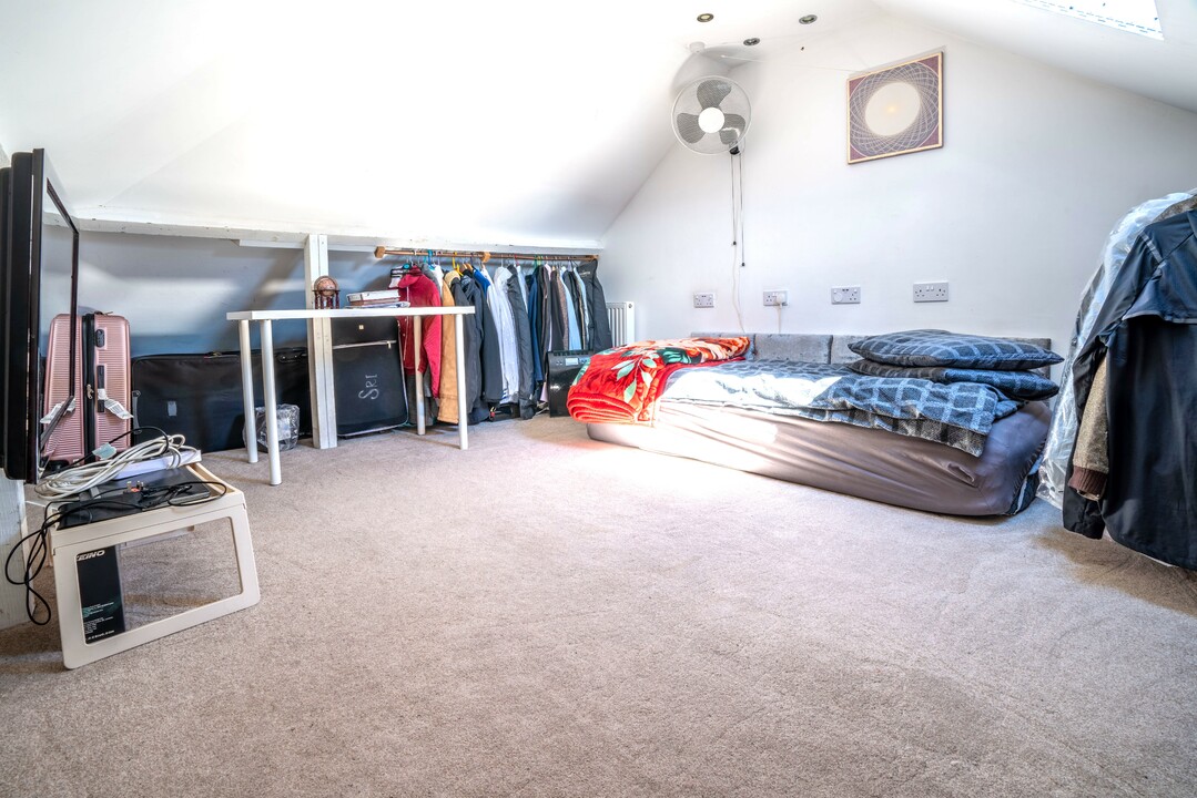 3 bed semi-detached house for sale in Stirling Road, Walthamstow  - Property Image 21