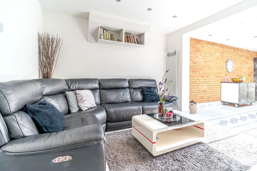 3 bed semi-detached house for sale in Stirling Road, Walthamstow  - Property Image 7