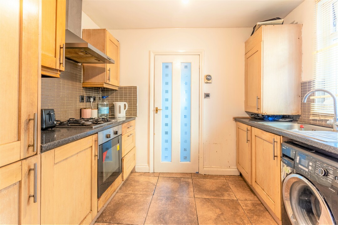 4 bed terraced house for sale in Rosebank Road, Walthamstow  - Property Image 6