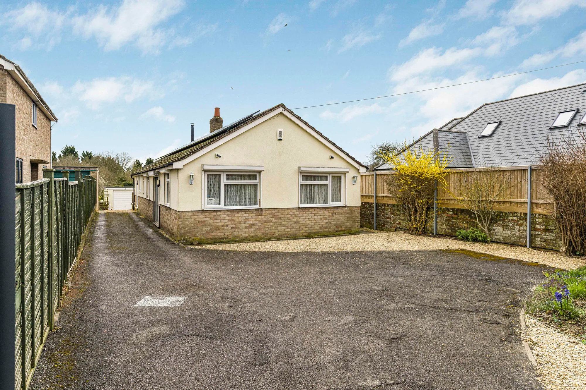 3 bed detached bungalow for sale in Oxford Road, Oxford - Property Image 1