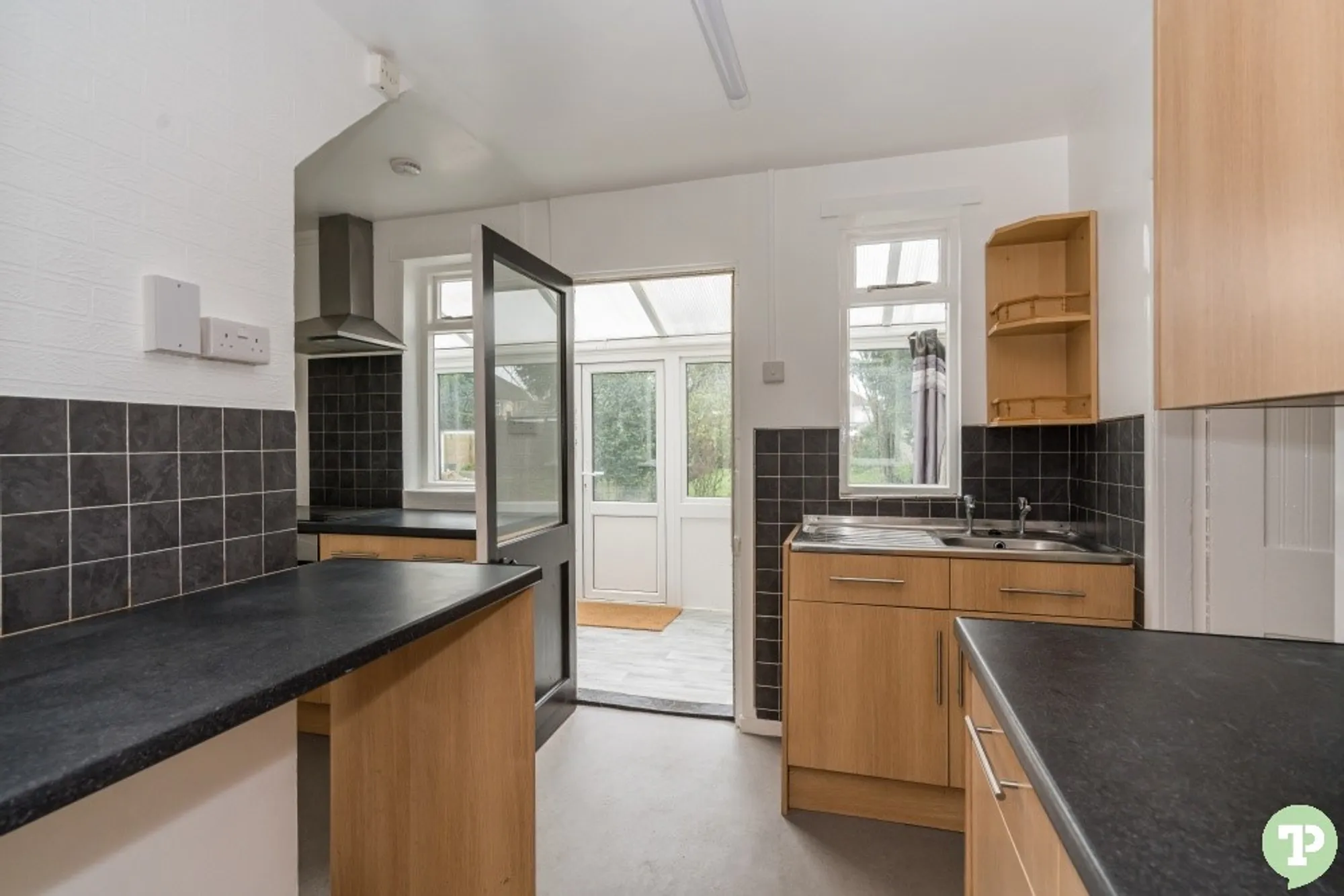 3 bed semi-detached house to rent in Cowley Road, Oxford  - Property Image 2