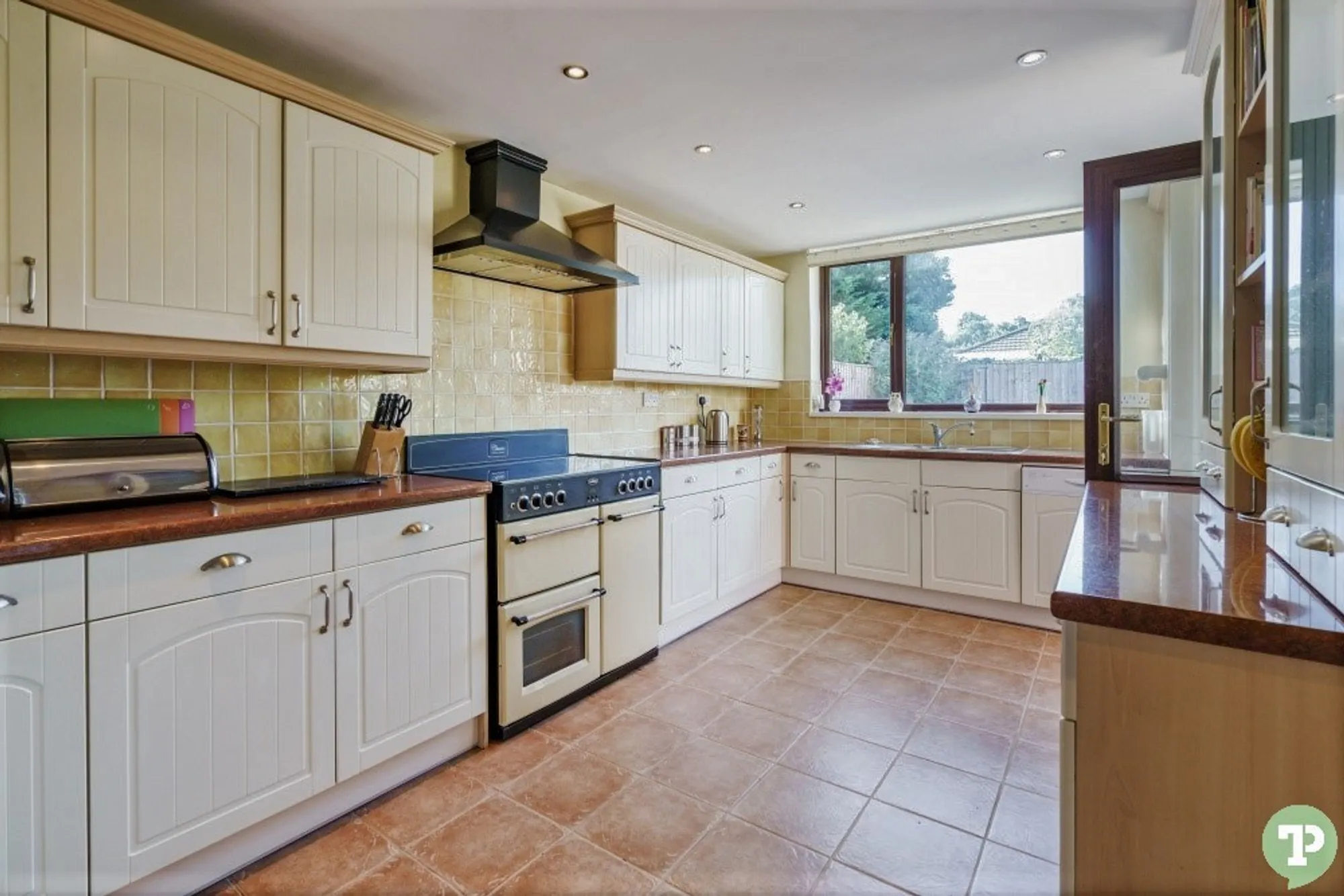 5 bed detached house for sale in Barlow Close, Oxford  - Property Image 5
