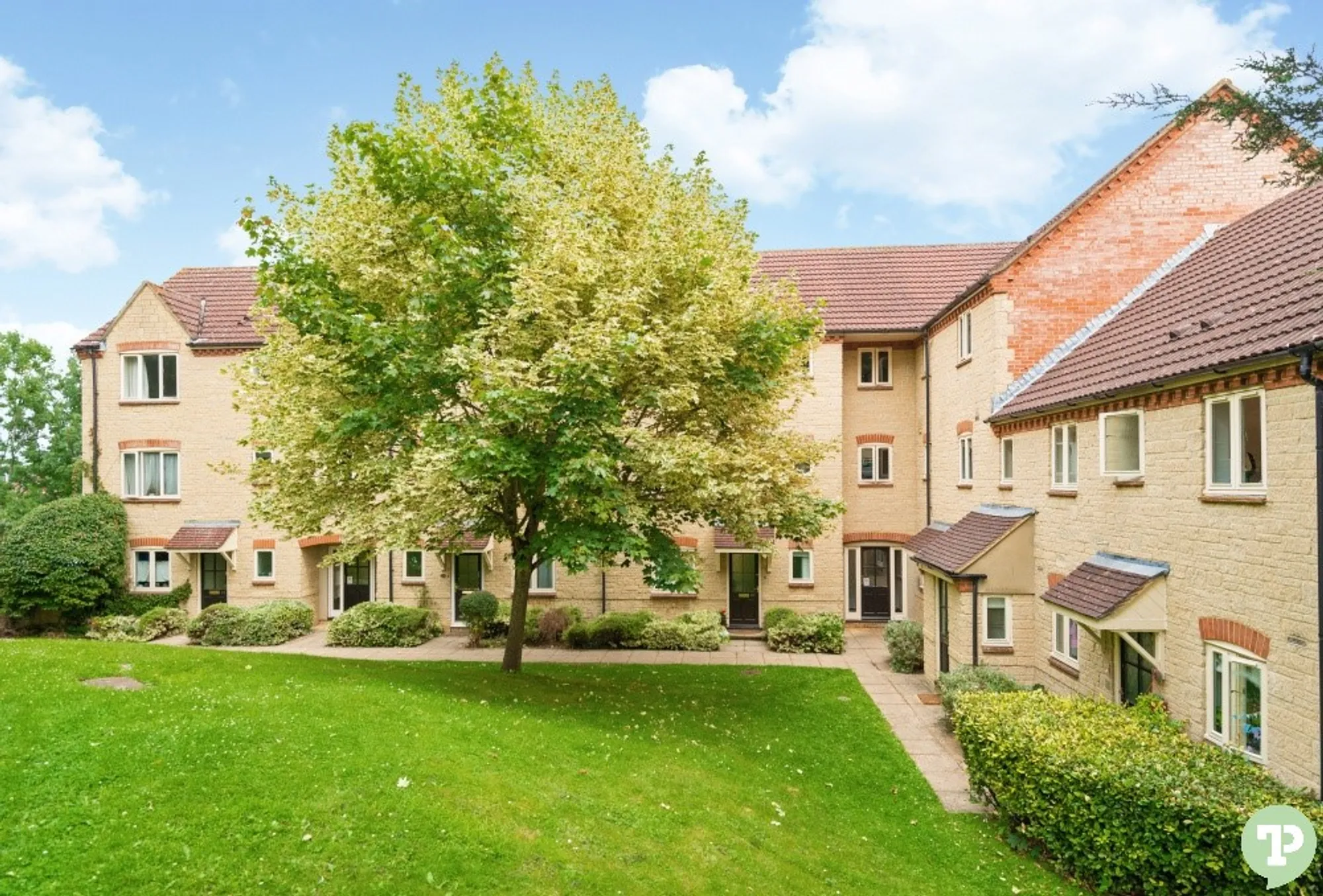 2 bed apartment for sale in Kimber Close, Oxford  - Property Image 1