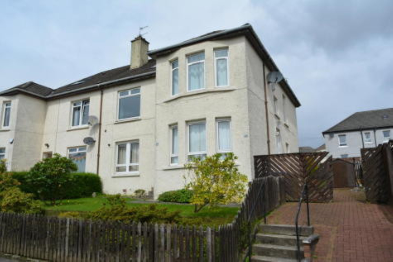 3 bed flat to rent in Baldric Road, Glasgow - Property Image 1