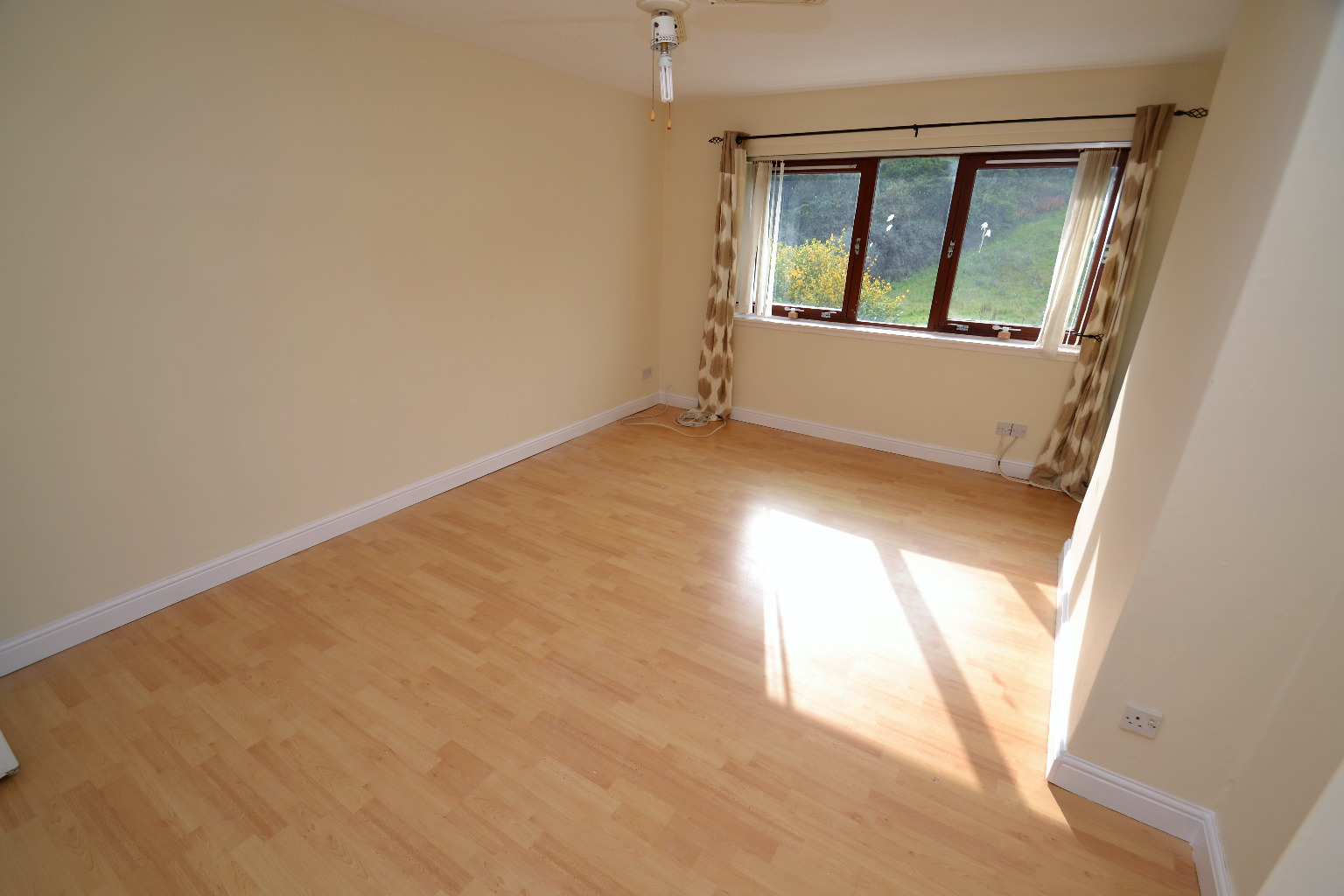 2 bed flat to rent in Linnhead Drive, Glasgow  - Property Image 2