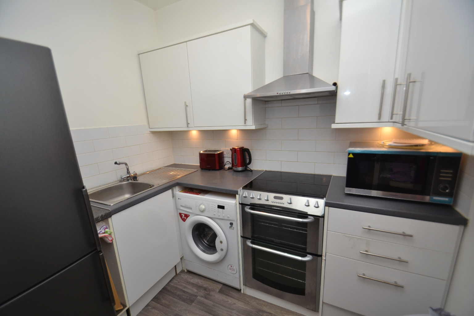 2 bed flat to rent in Shawlands, Glasgow  - Property Image 3