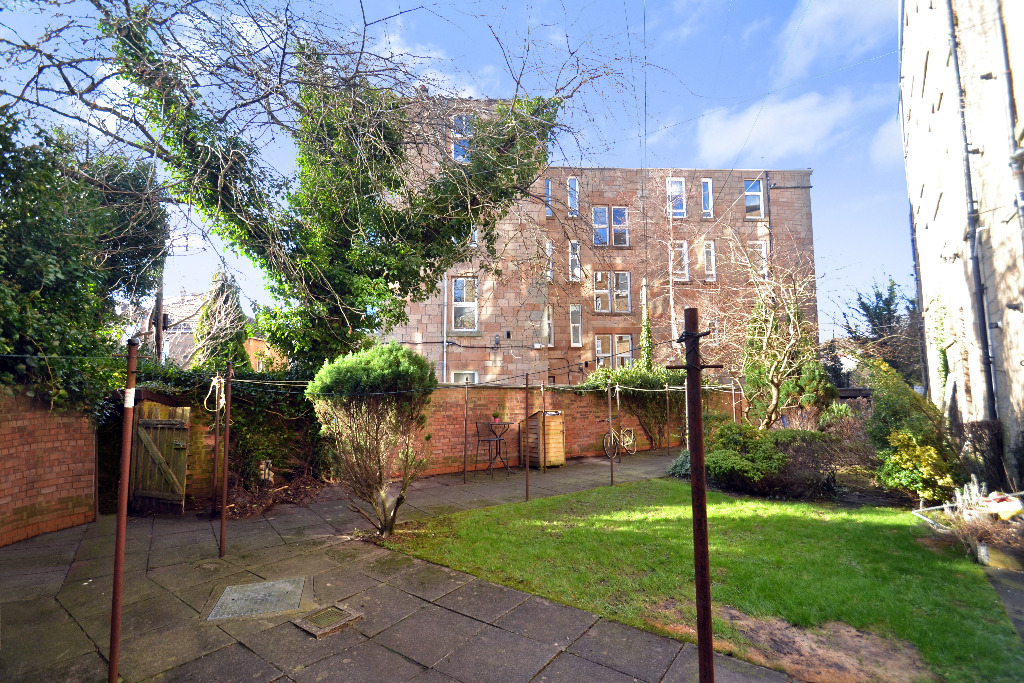 1 bed flat for sale in Kilmailing Road, Glasgow  - Property Image 21