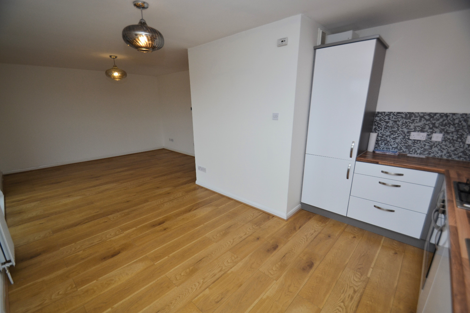 2 bed flat to rent in Glasgow  - Property Image 6