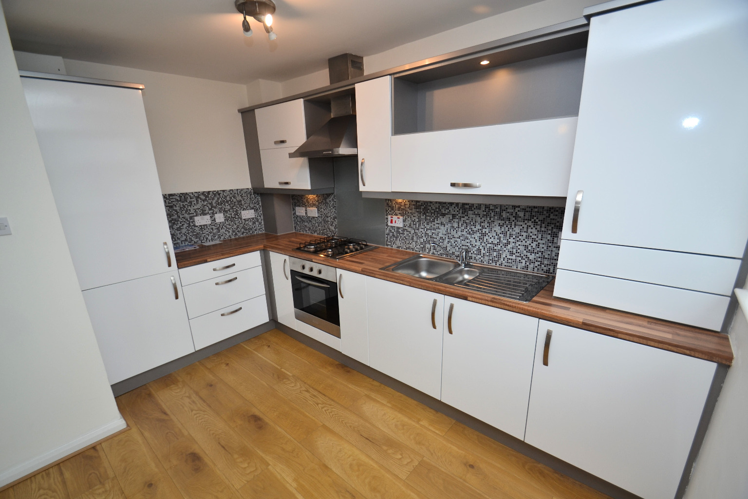 2 bed flat to rent in Glasgow  - Property Image 4