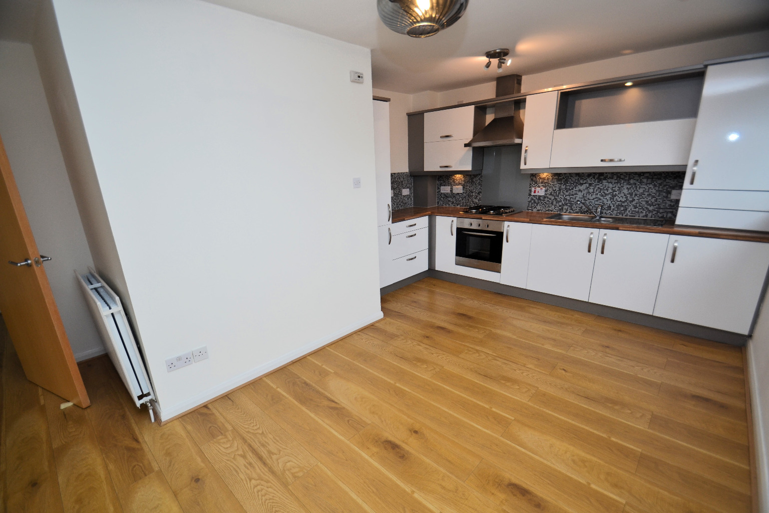 2 bed flat to rent in Glasgow  - Property Image 5