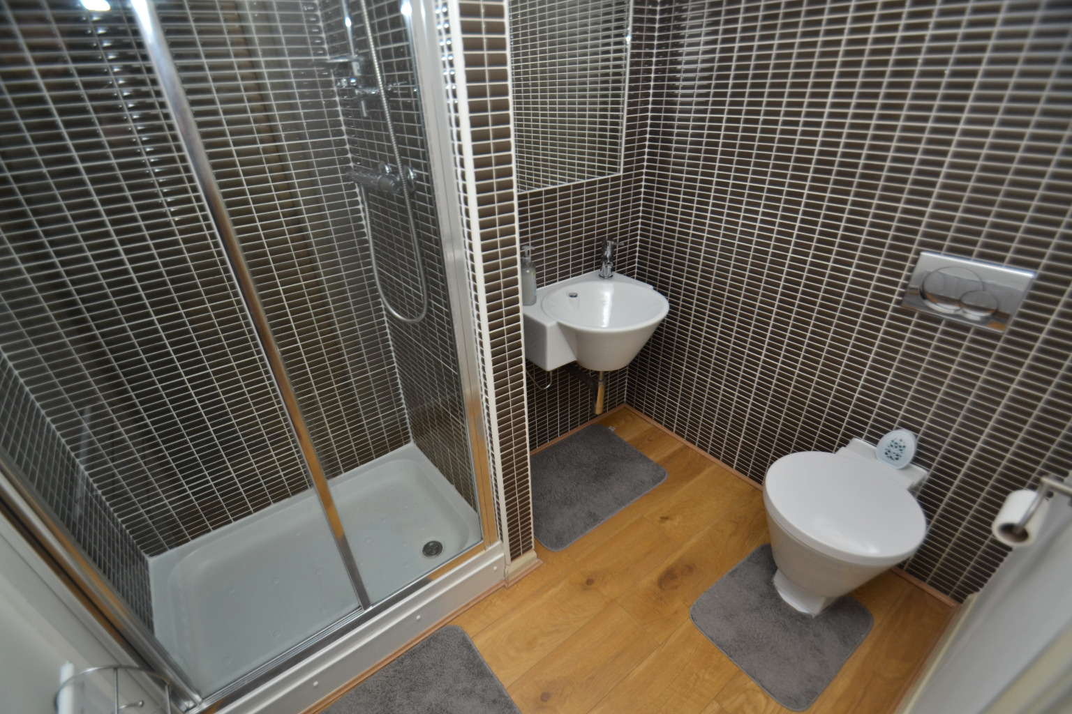 2 bed flat to rent in Glasgow  - Property Image 12