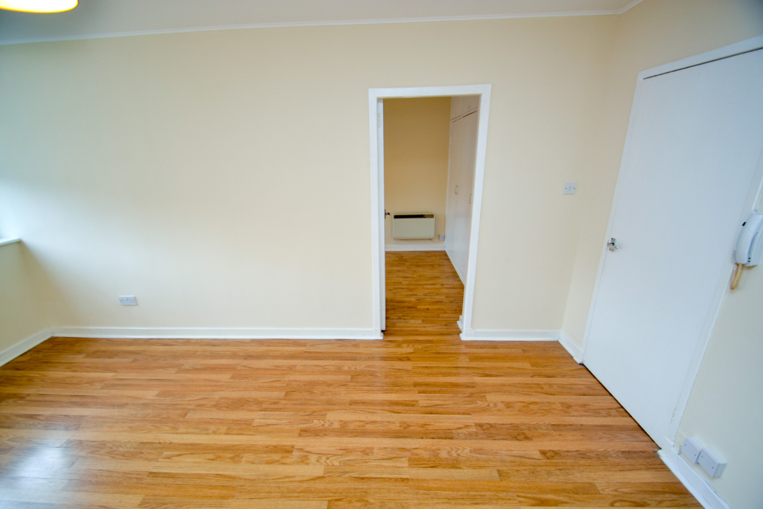 1 bed flat for sale in Well Green, Glasgow  - Property Image 4