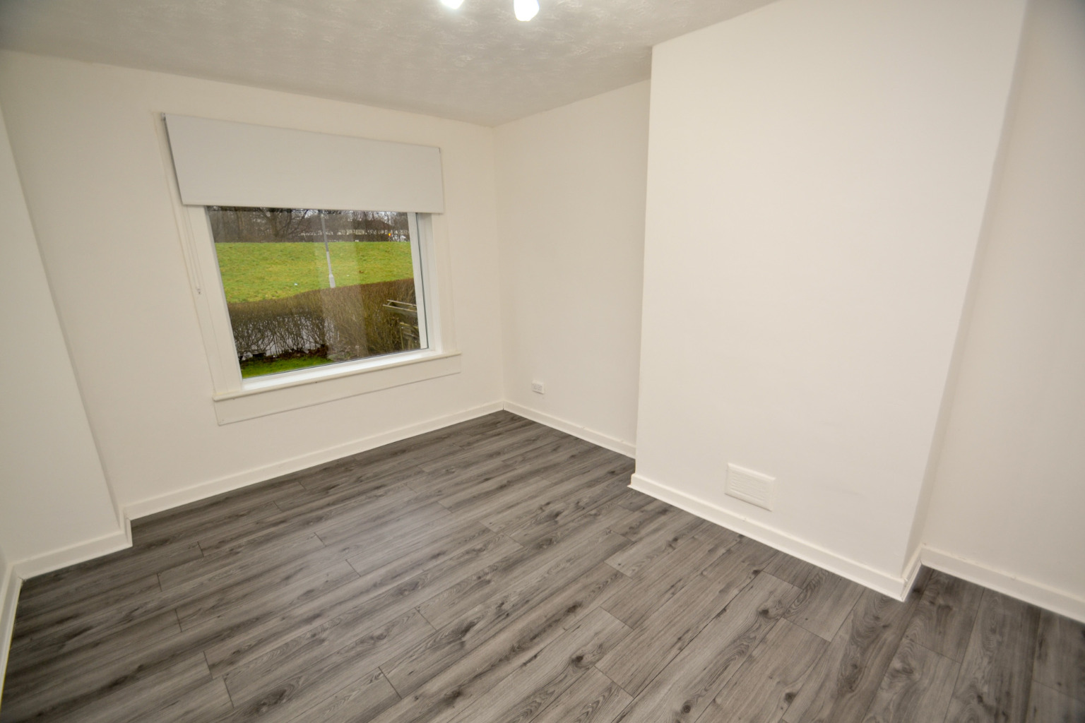 2 bed flat for sale in Haughburn Road, Glasgow  - Property Image 2