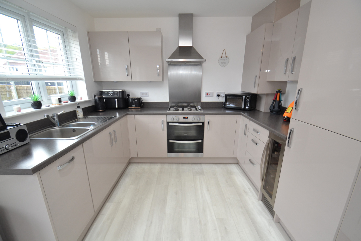 3 bed detached house for sale in Glenmill Crescent, Glasgow  - Property Image 8