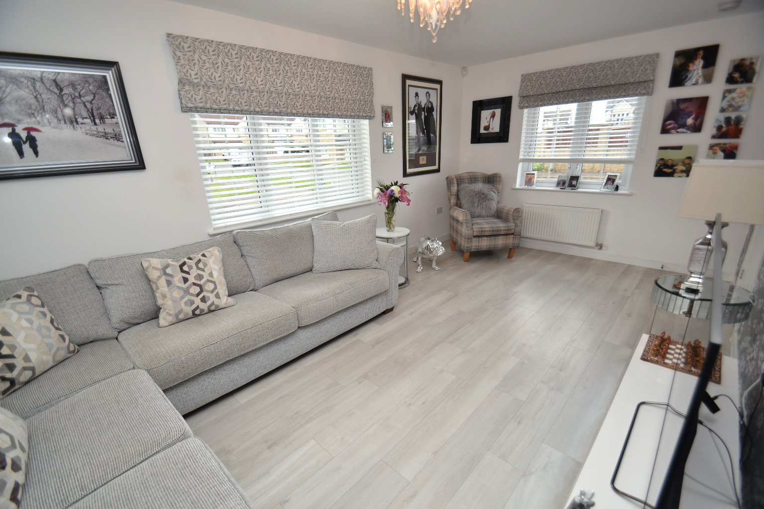 3 bed detached house for sale in Glenmill Crescent, Glasgow  - Property Image 2