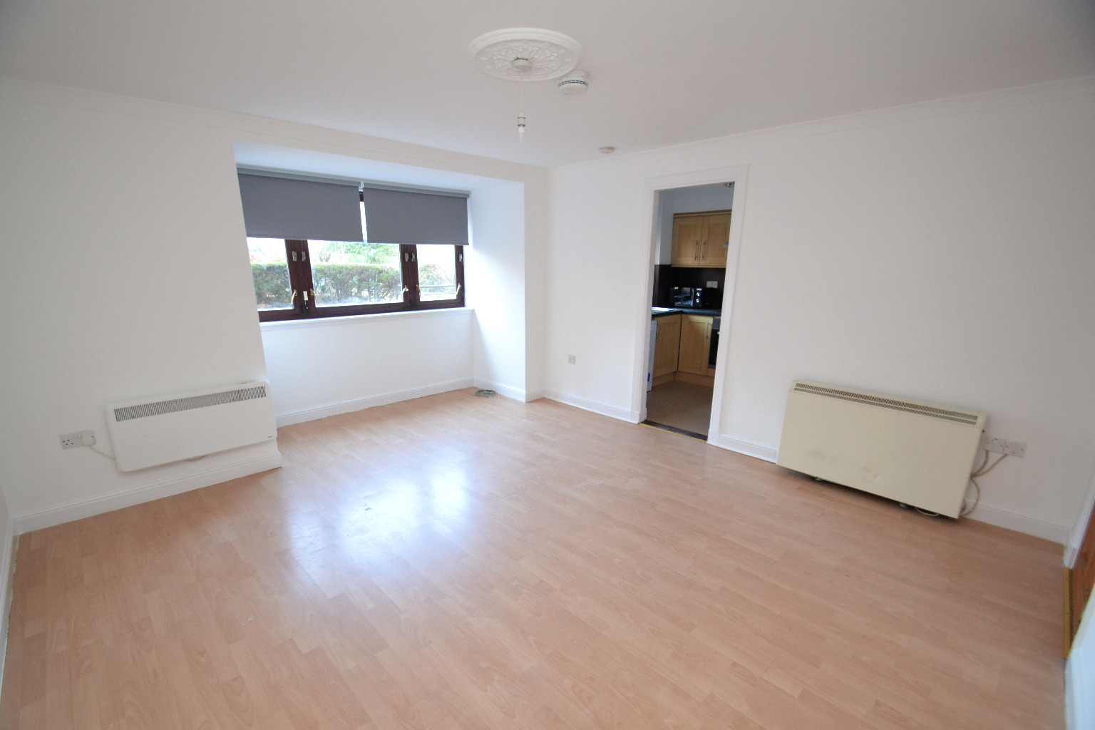 2 bed flat for sale in Parsonage Square, Glasgow  - Property Image 3