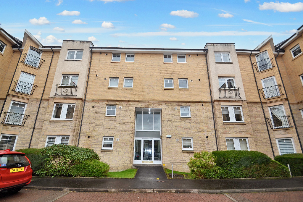 2 bed flat for sale in Castlebrae Gardens, Glasgow - Property Image 1