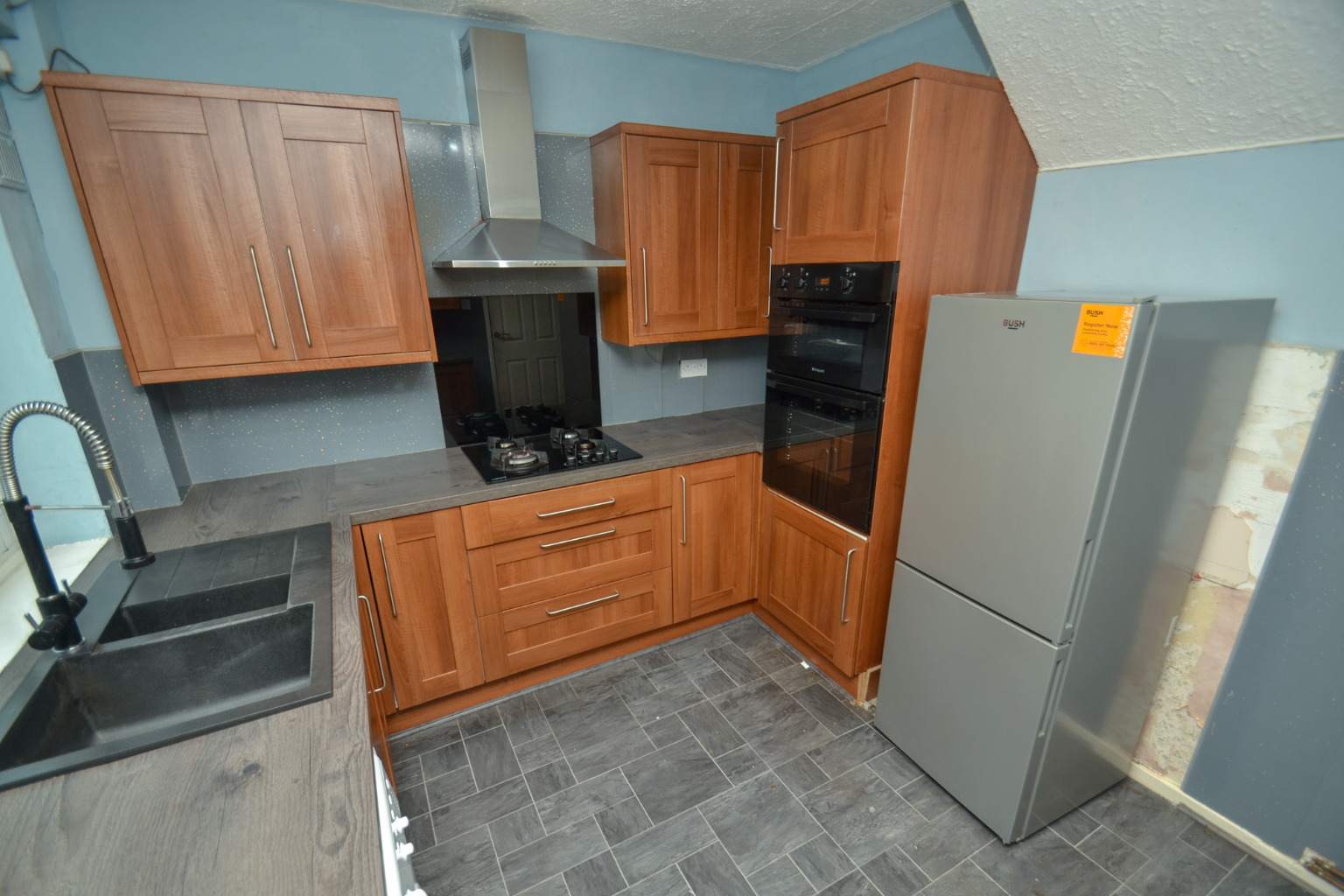 3 bed terraced house for sale in Bank Road  - Property Image 7