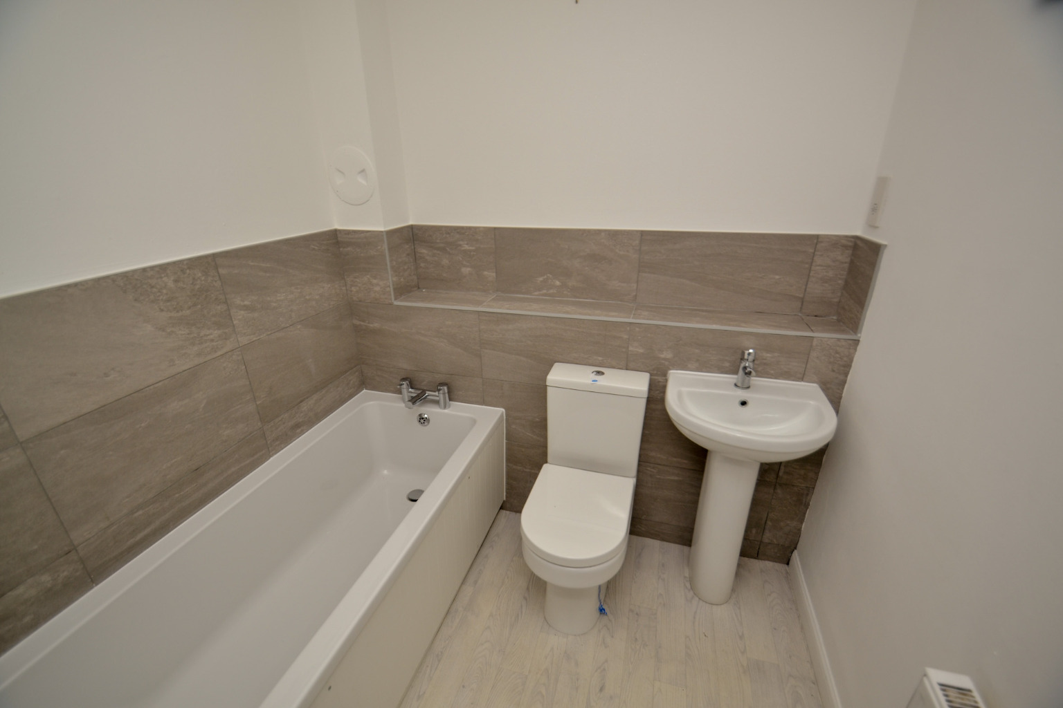 2 bed flat for sale in Clarkston Road, Glasgow  - Property Image 10