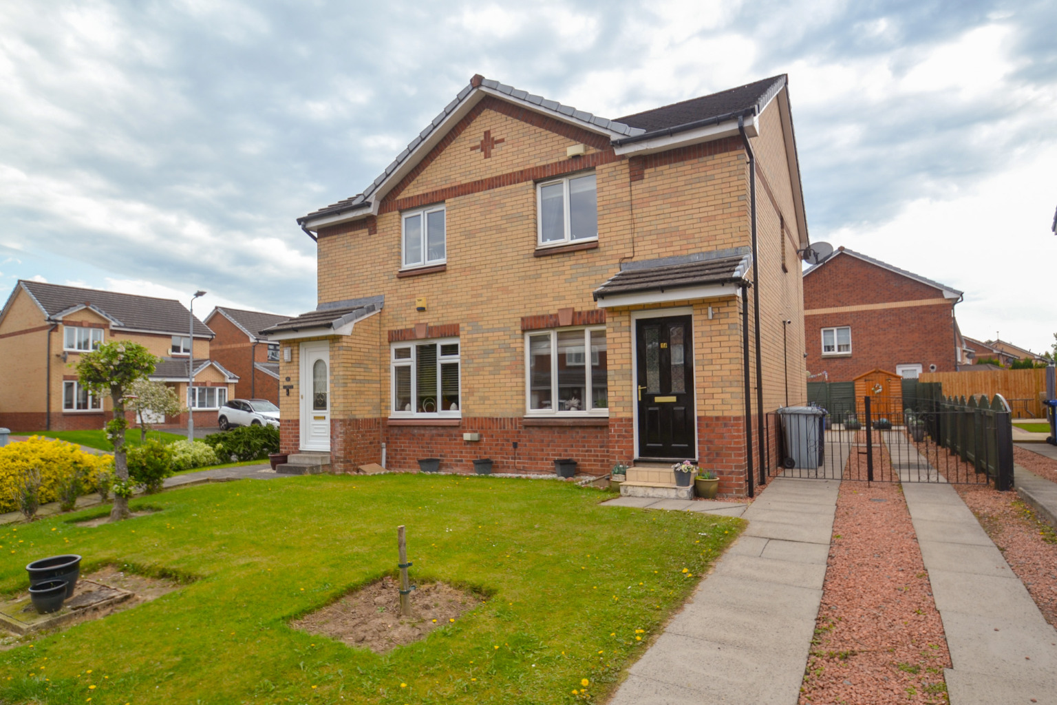 2 bed semi-detached house for sale in MacArthur Wynd, Glasgow  - Property Image 1