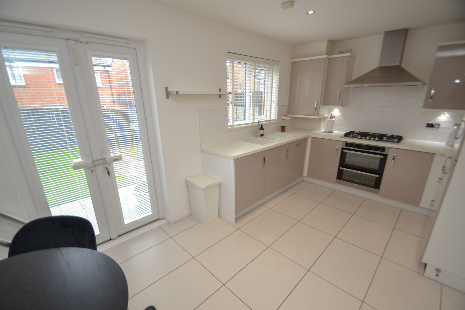 3 bed end of terrace house for sale in Glenmill Way, Glasgow  - Property Image 5