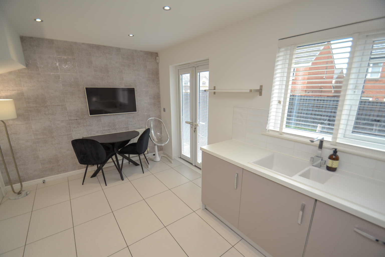 3 bed end of terrace house for sale in Glenmill Way, Glasgow  - Property Image 7