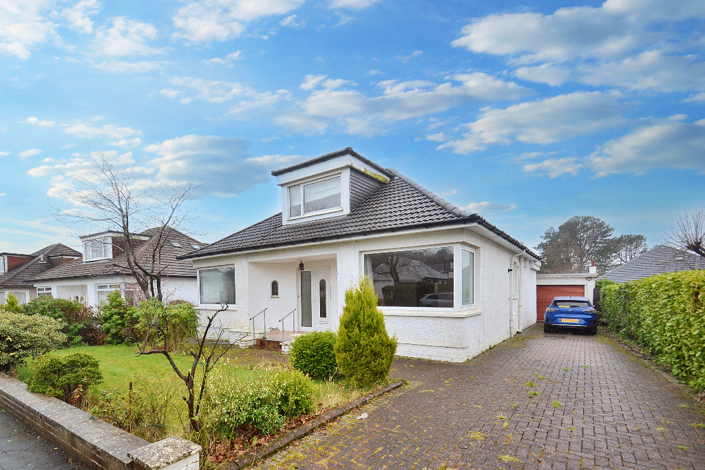 3 bed detached bungalow for sale in Parklee Drive, Glasgow  - Property Image 1