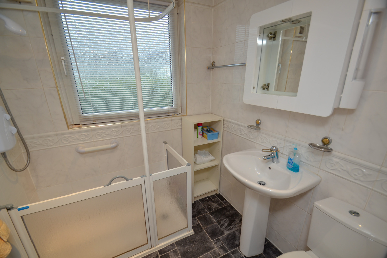 3 bed detached bungalow for sale in Parklee Drive, Glasgow  - Property Image 16