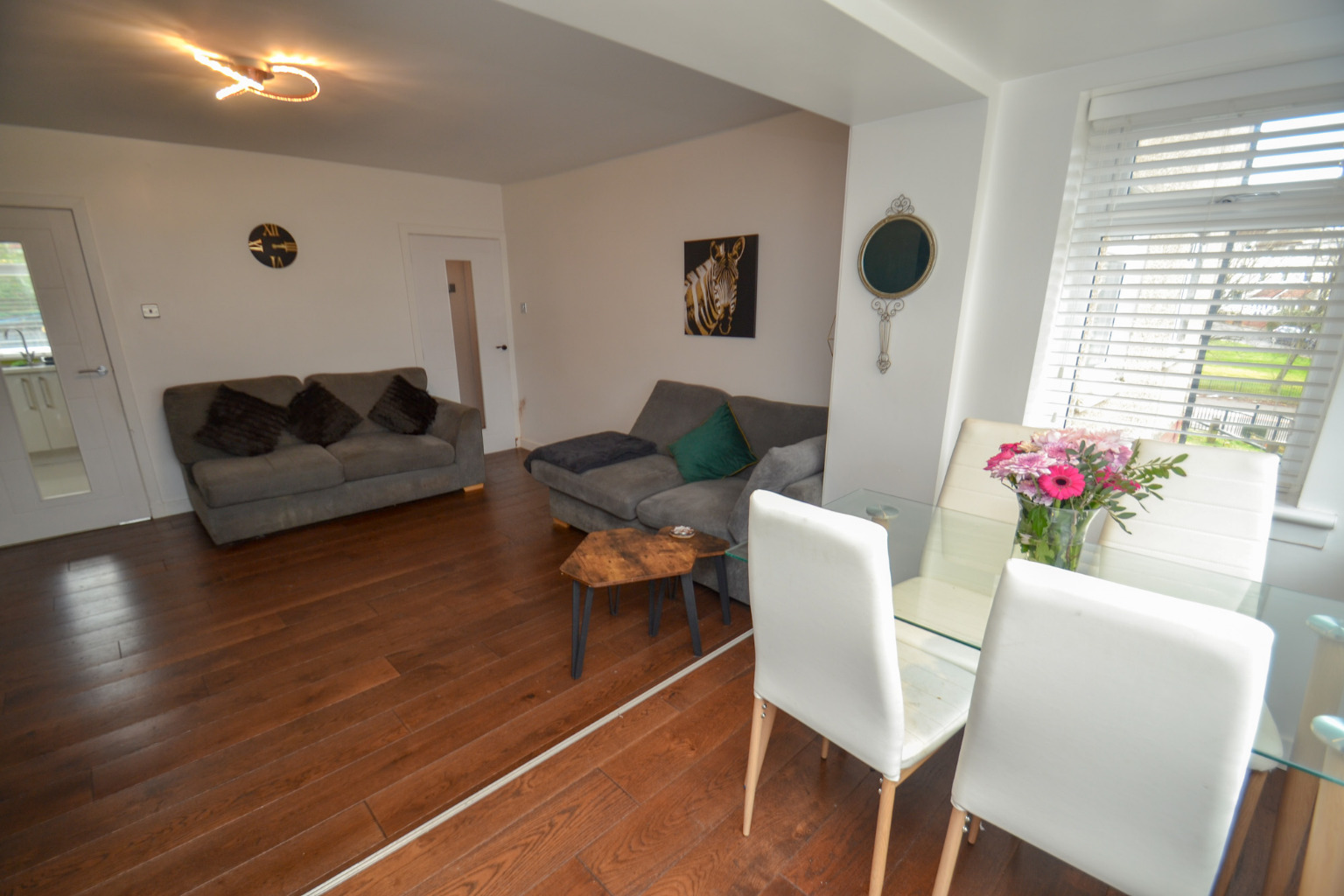 2 bed flat for sale in Castlemilk Drive, Glasgow  - Property Image 2