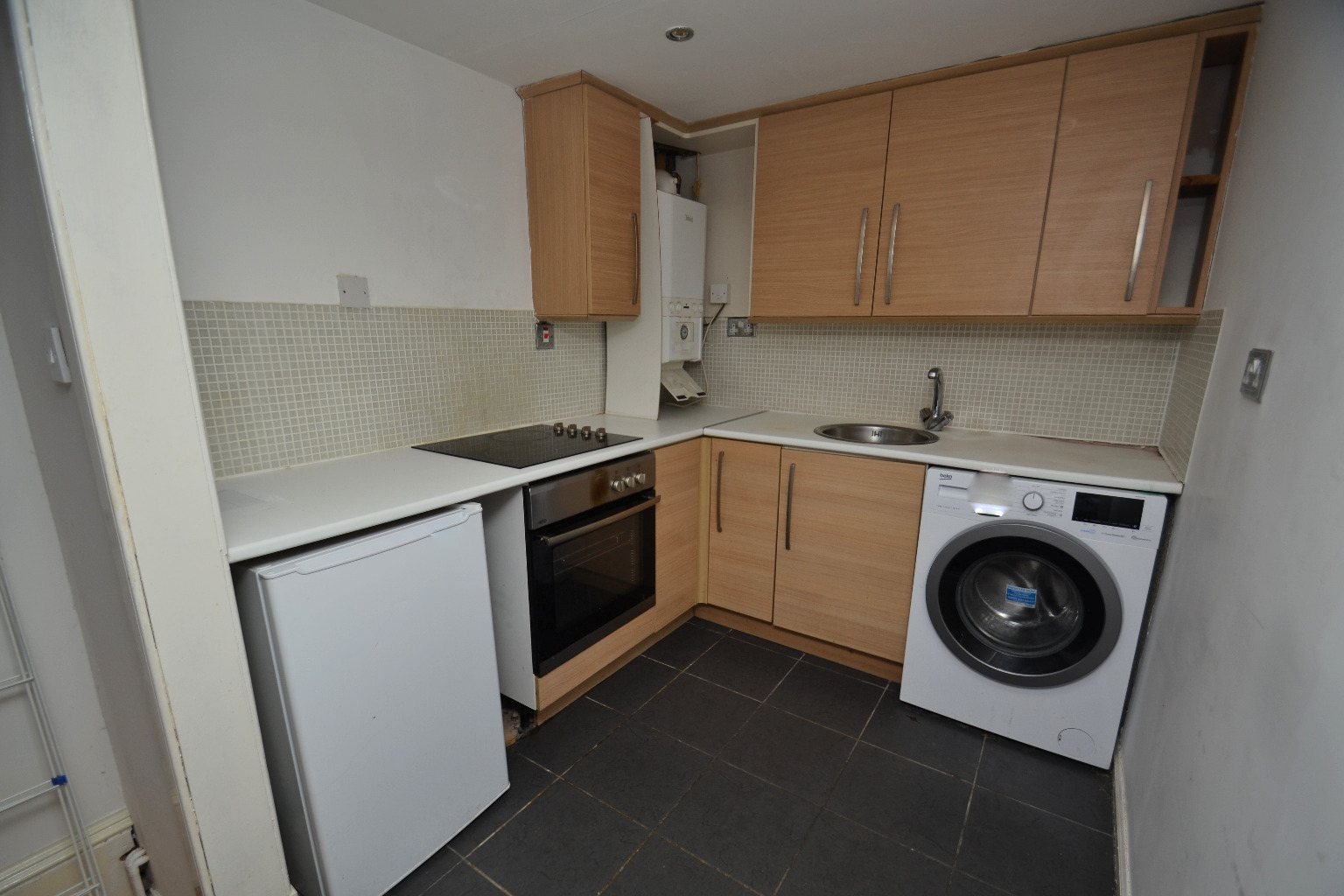 1 bed studio flat for sale in Crown Gardens, Glasgow  - Property Image 4